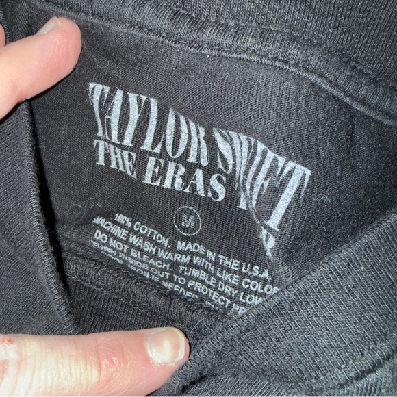Taylor Swift Eras Tour Reputation t-shirt - Picture 6 of 6